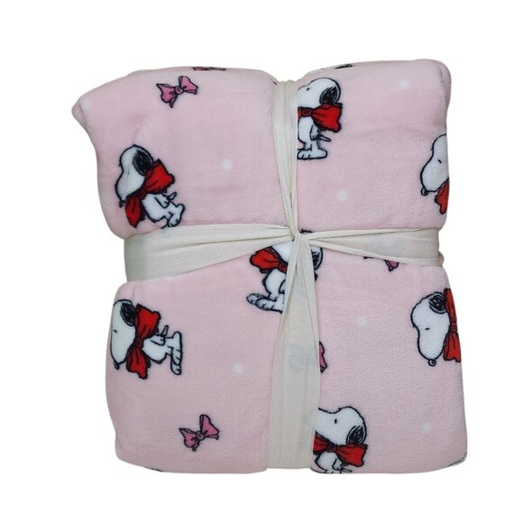 Peanuts Snoopy King Plush Blanket 108"x90" By Berkshire Pink Plush Polyester - Picture 3 of 8